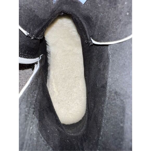 UGG Women's White Black Sidnee Waterproof Platform Lug Combat Boots Size 9 NWOT - Picture 11 of 13